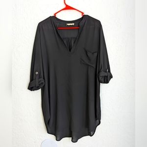 Lush tunic style black blouse. 3/4 tab sleeve Sz XL